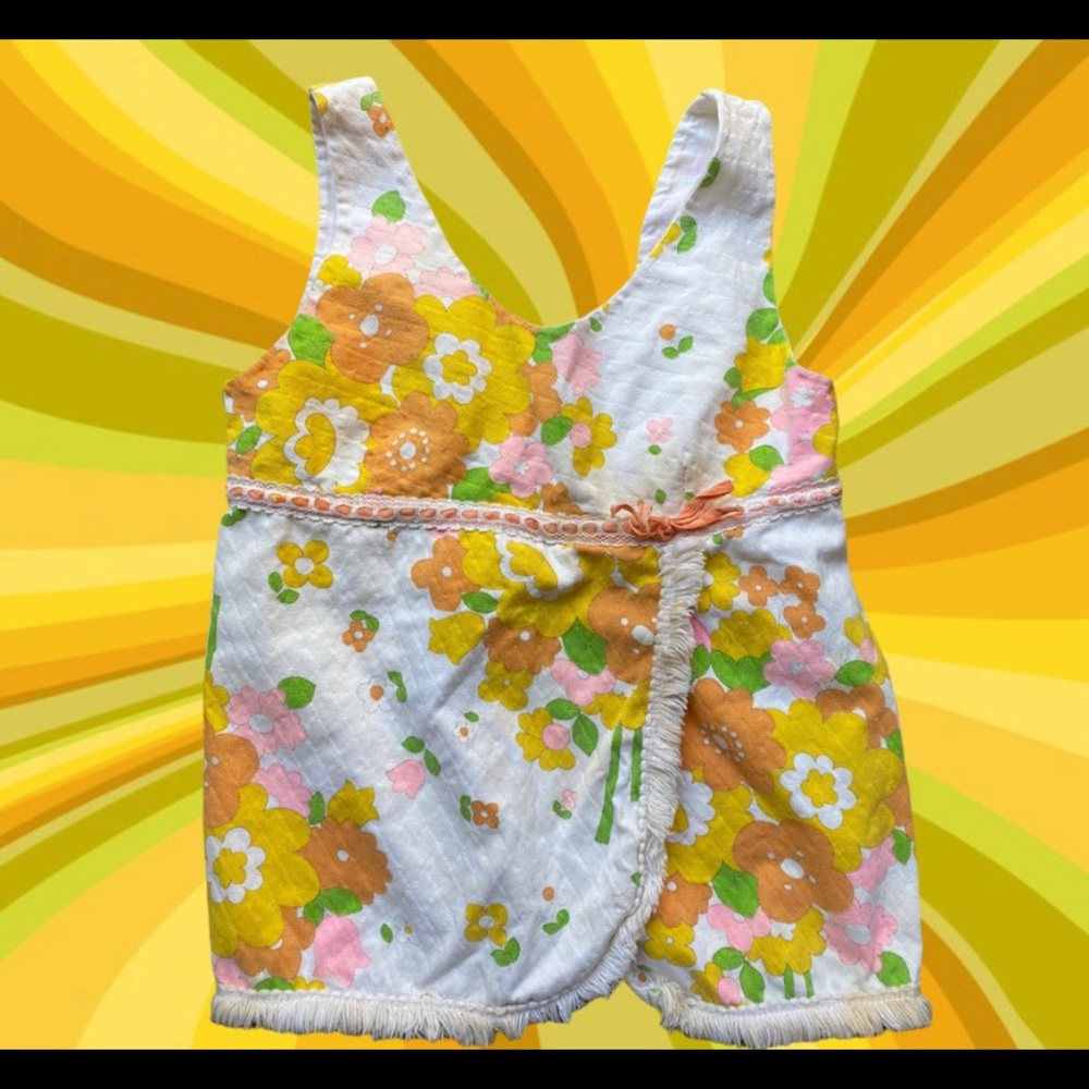 Groovy printed, open back, tank.